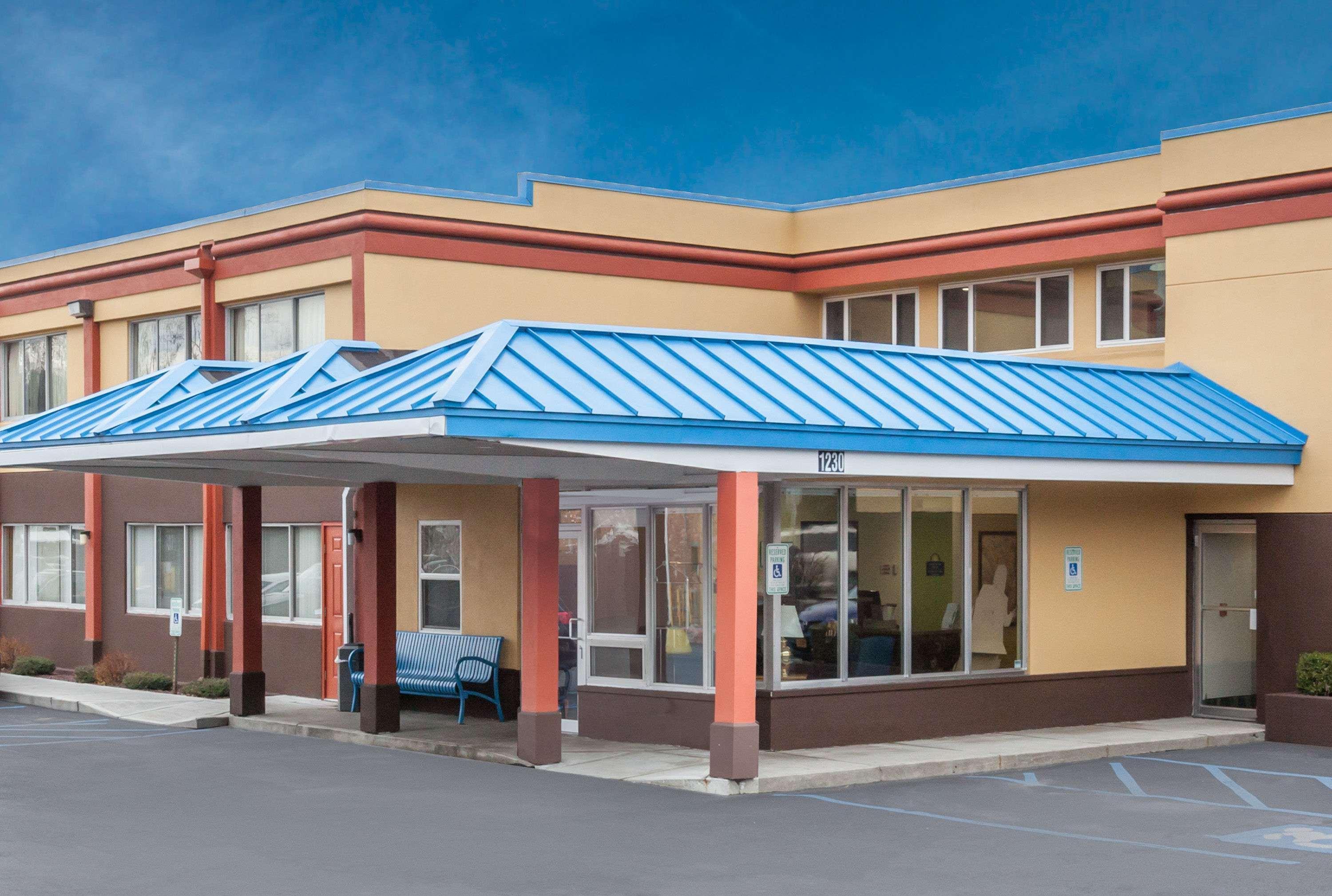 Days Inn By Wyndham Albany Suny Екстер'єр фото