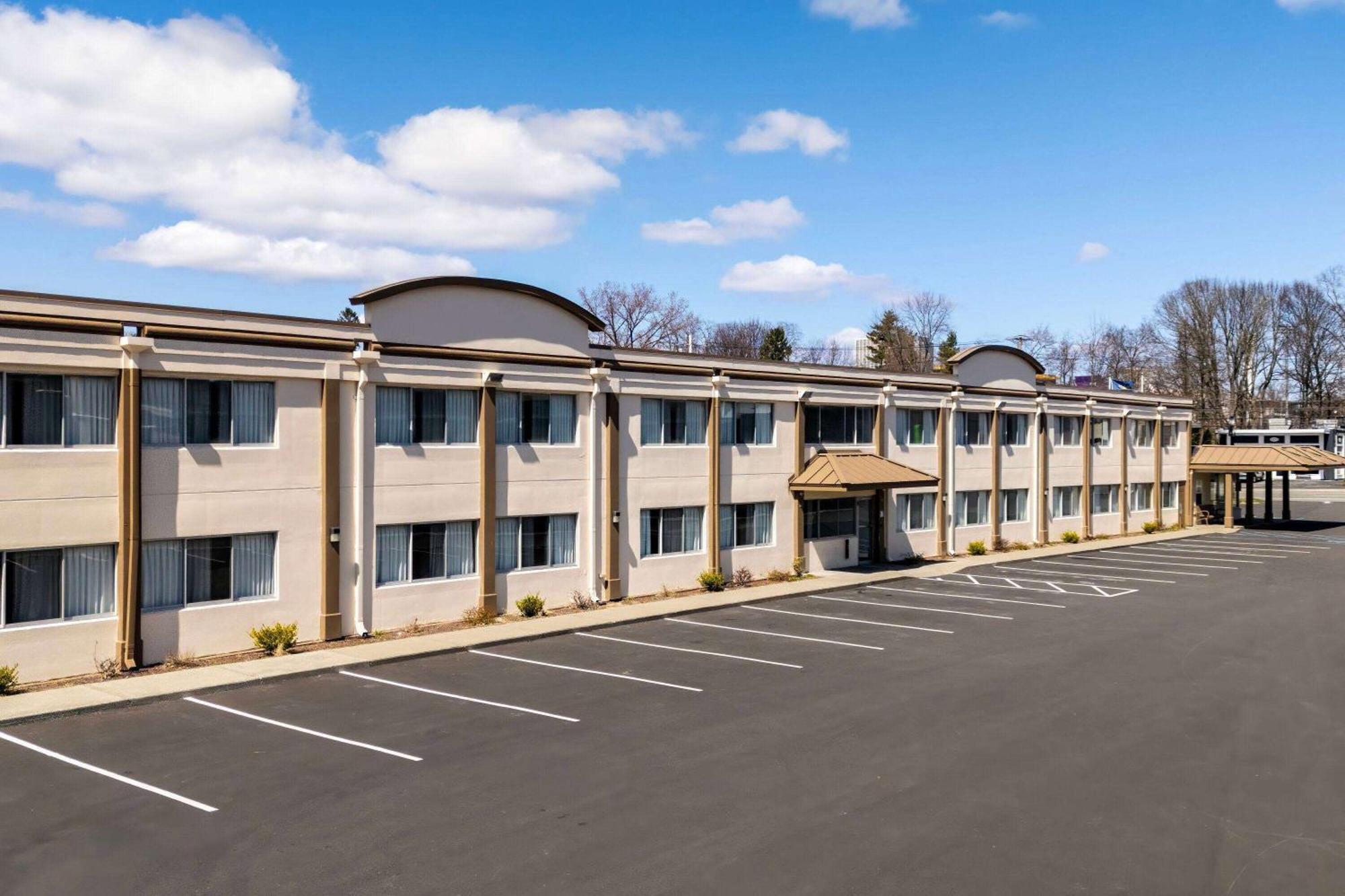 Days Inn By Wyndham Albany Suny Екстер'єр фото