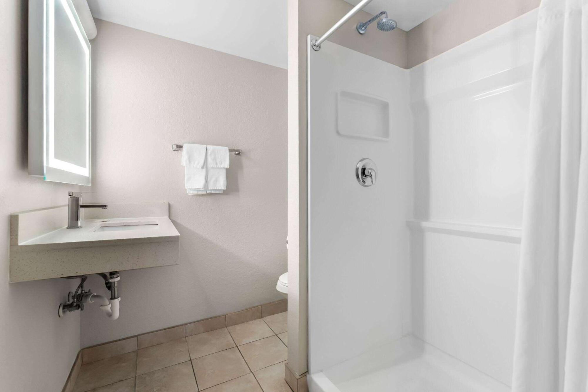 Days Inn By Wyndham Albany Suny Екстер'єр фото